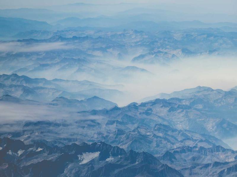 百年孤独<br>btozrgo.cn 马孔多雨季